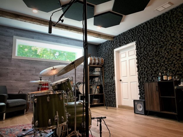 Ways to Soundproof a Drum Room | Audimute